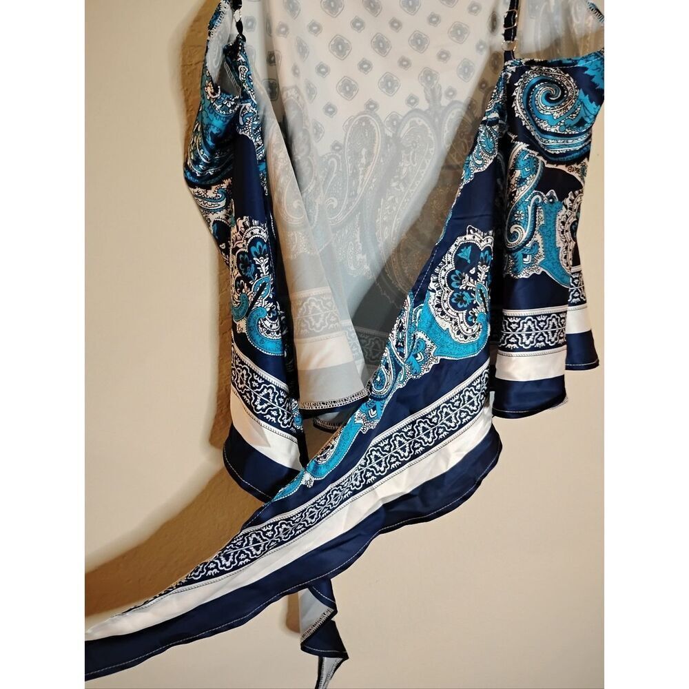 USED Nice To Meet You Handkerchief Top - Picture 3 of 4